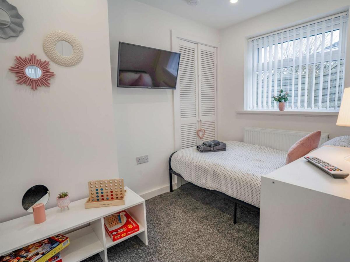 3-Bed 5-6 Berth Modernised Bungalow! Tenby Exterior photo
