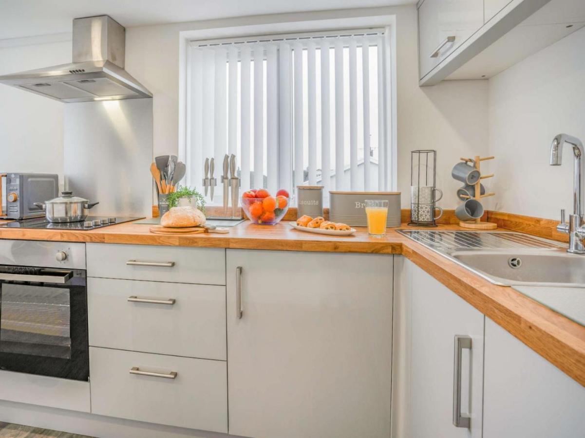 3-Bed 5-6 Berth Modernised Bungalow! Tenby Exterior photo